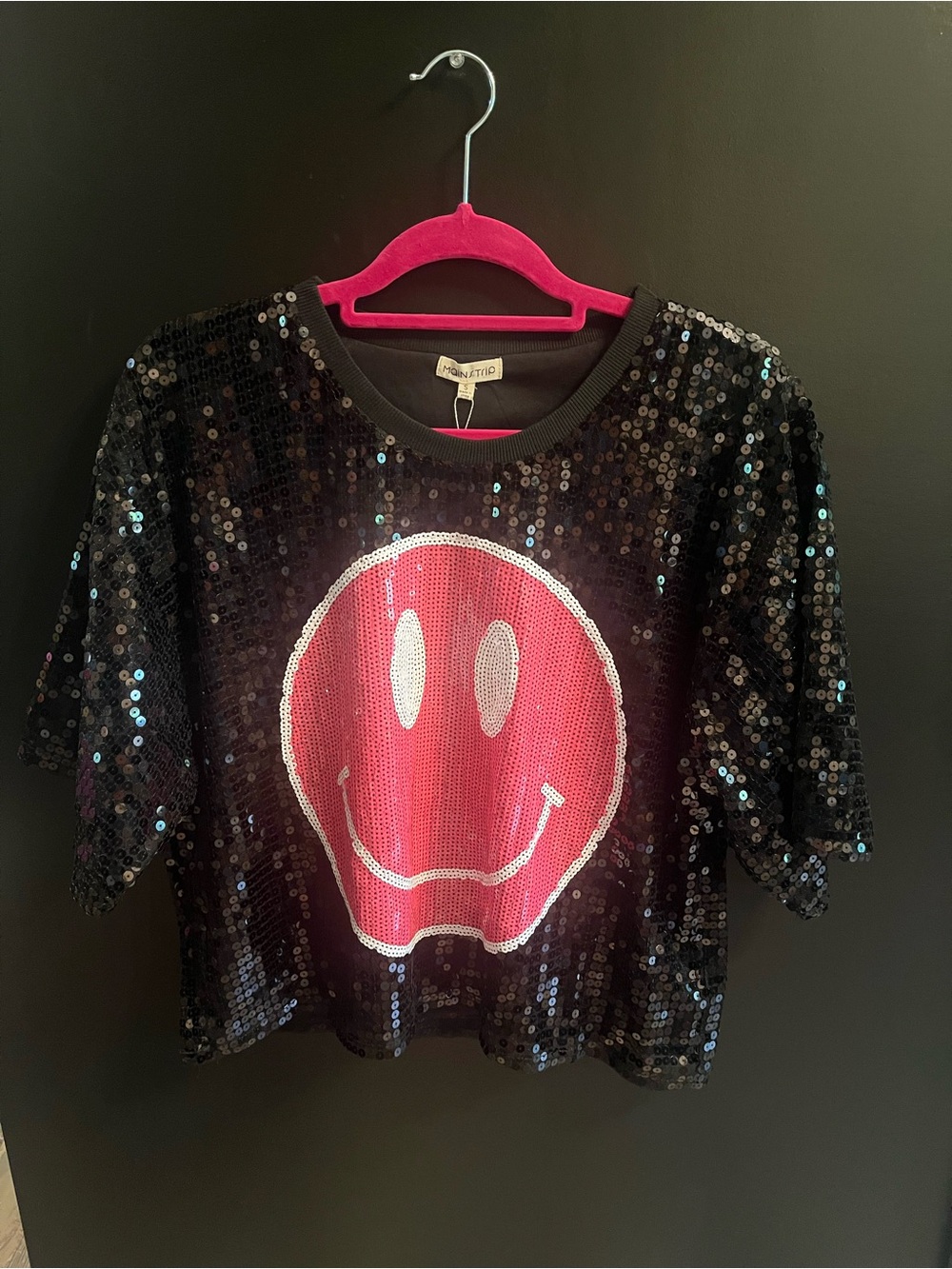 Main Strip Black Sequin Tee with Pink Smiley